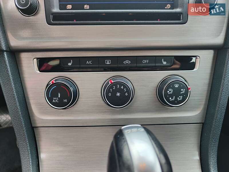 Універсал Volkswagen Golf 2016 в Сумах