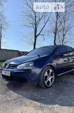 Хетчбек Volkswagen Golf 2004 в Івано-Франківську