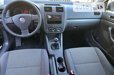 Универсал Volkswagen Golf 2009 в Коростене