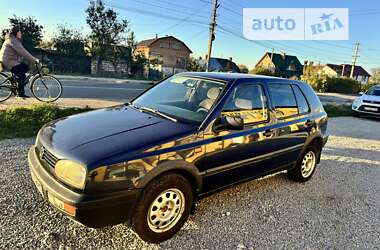 Хэтчбек Volkswagen Golf 1994 в Червонограде