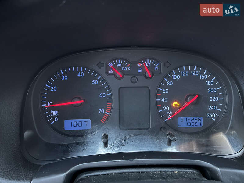 Хэтчбек Volkswagen Golf 2001 в Нововолынске фото 11 Хэтчбек Volkswagen Golf 2001 в Нововолынске