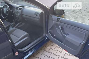 Хетчбек Volkswagen Golf 2005 в Луцьку