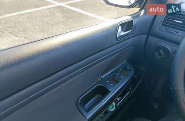 Хэтчбек Volkswagen Golf 2007 в 