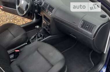 Универсал Volkswagen Golf 2002 в Зенькове