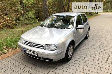 Хэтчбек Volkswagen Golf 2003 в Львове