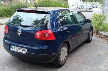 Хэтчбек Volkswagen Golf 2005 в Киеве