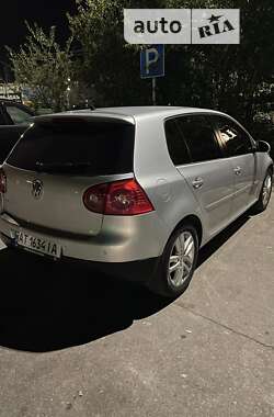 Хэтчбек Volkswagen Golf 2006 в Коломые