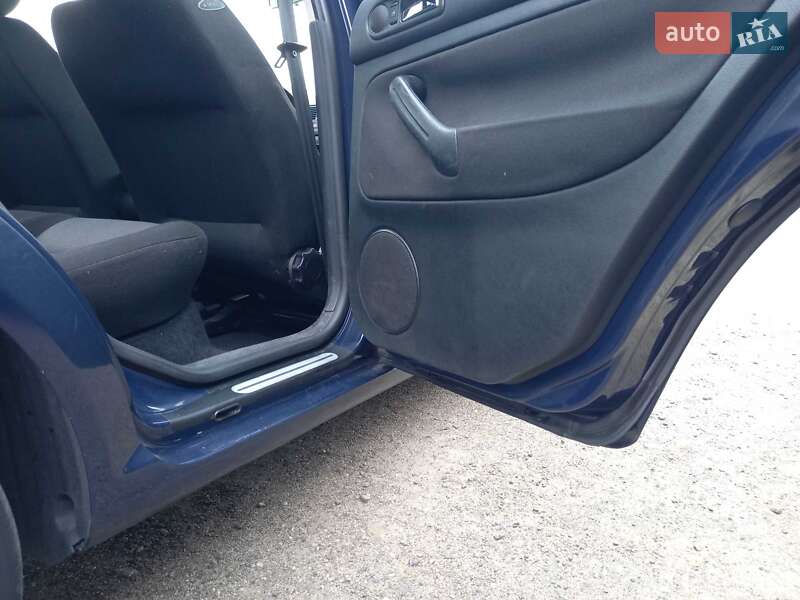 Універсал Volkswagen Golf 2001 в Черкасах