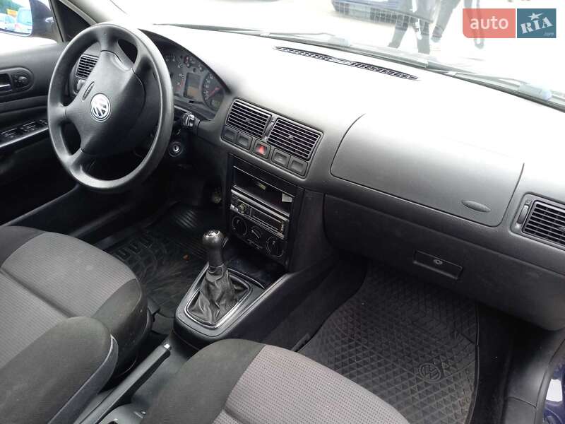 Універсал Volkswagen Golf 2001 в Черкасах