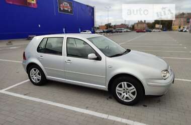 Хэтчбек Volkswagen Golf 2001 в Виннице