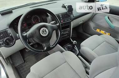 Хэтчбек Volkswagen Golf 2001 в Виннице