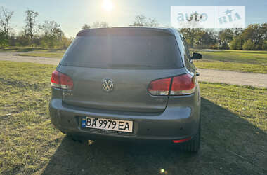 Хэтчбек Volkswagen Golf 2011 в 