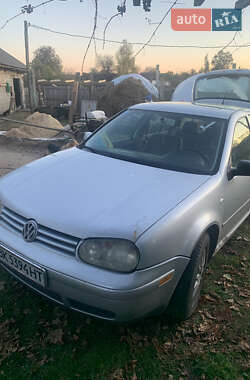 Хэтчбек Volkswagen Golf 2003 в 