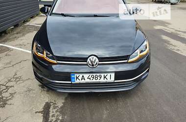 Хетчбек Volkswagen Golf 2020 в Києві