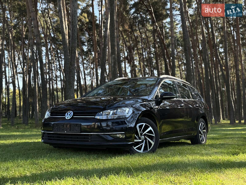 Универсал Volkswagen Golf 2019 в Дубно