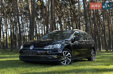 Универсал Volkswagen Golf 2019 в Дубно