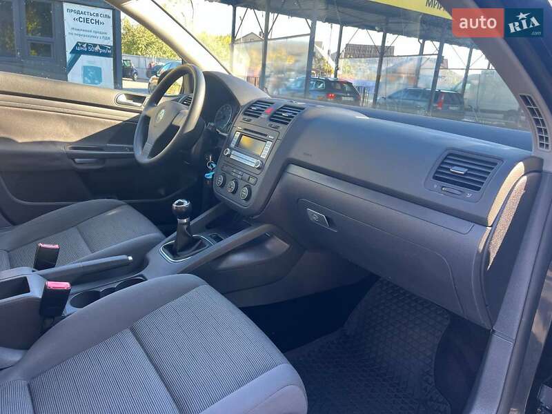 Хэтчбек Volkswagen Golf 2006 в Луцке