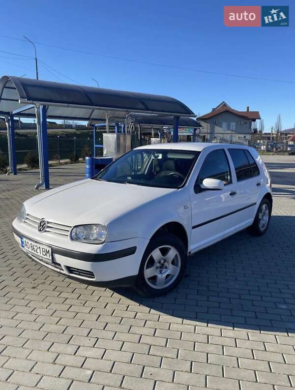 Хетчбек Volkswagen Golf 1998 в Мукачевому