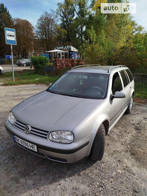 Універсал Volkswagen Golf 2003 в Здолбуніві