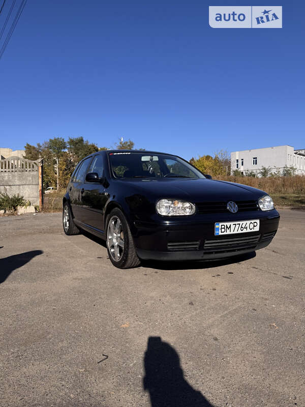 Хетчбек Volkswagen Golf 2001 в Сумах