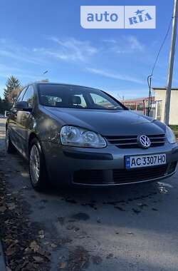 Хэтчбек Volkswagen Golf 2005 в Луцке