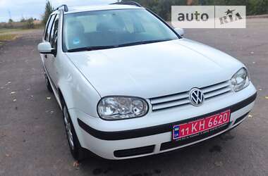 Універсал Volkswagen Golf 2002 в Тростянці