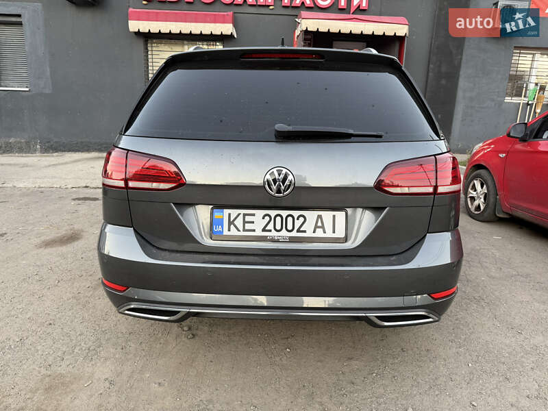 Универсал Volkswagen Golf 2019 в Киеве