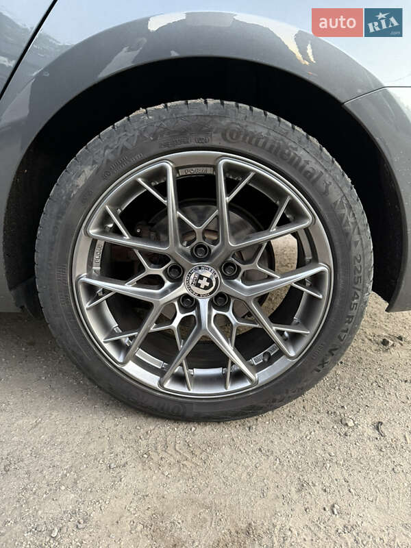 Универсал Volkswagen Golf 2019 в Киеве