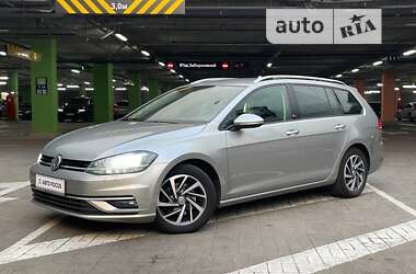 Универсал Volkswagen Golf 2017 в Киеве