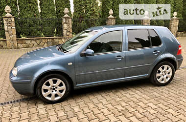 Хетчбек Volkswagen Golf 2003 в Надвірній