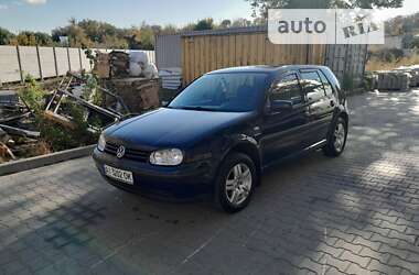 Хетчбек Volkswagen Golf 2002 в Києві