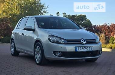 Хэтчбек Volkswagen Golf 2012 в Черновцах