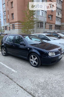 Хетчбек Volkswagen Golf 2001 в Сумах