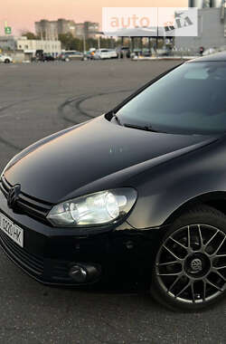 Хэтчбек Volkswagen Golf 2009 в Киеве