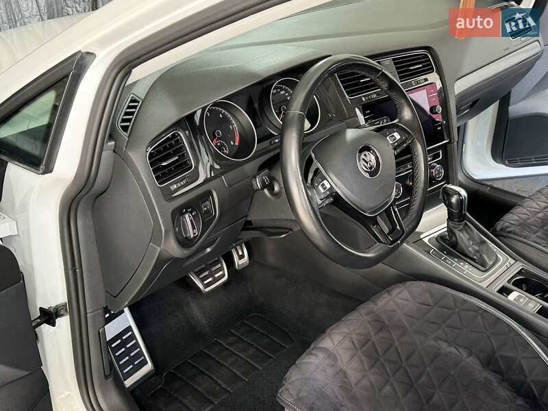 Универсал Volkswagen Golf 2017 в Киеве