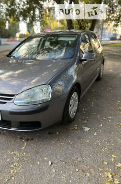 Хэтчбек Volkswagen Golf 2004 в Запорожье