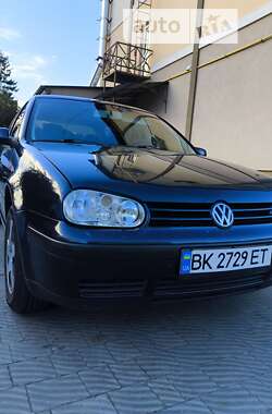 Хетчбек Volkswagen Golf 1998 в Дубні