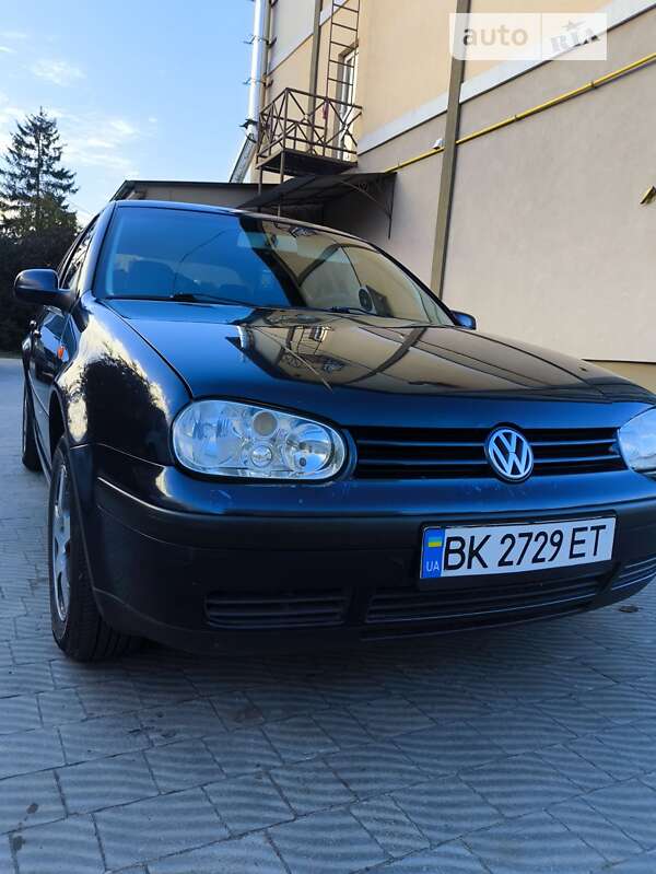 Хэтчбек Volkswagen Golf 1998 в Дубно