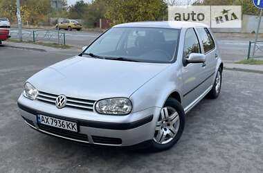 Хэтчбек Volkswagen Golf 2001 в Харькове