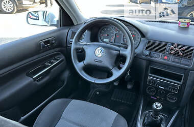 Універсал Volkswagen Golf 2003 в Харкові