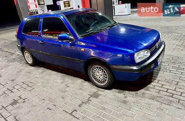 Хэтчбек Volkswagen Golf 1993 в Харькове