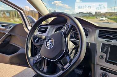 Хэтчбек Volkswagen Golf 2016 в Кривом Роге