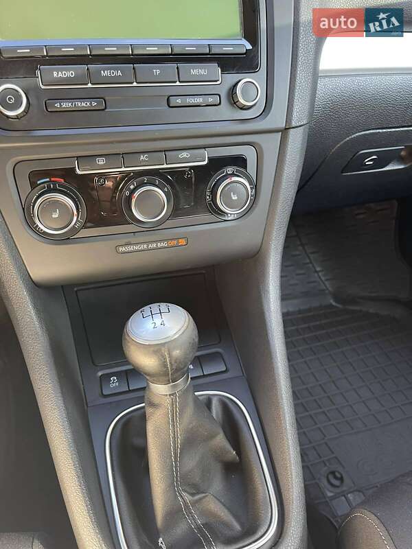 Хетчбек Volkswagen Golf 2011 в Ужгороді