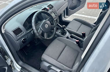 Хэтчбек Volkswagen Golf 2003 в Одессе