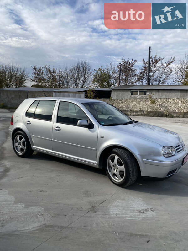 Хэтчбек Volkswagen Golf 2003 в Тернополе