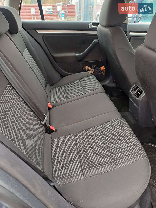 Універсал Volkswagen Golf 2011 в Львові