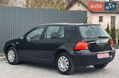 Хэтчбек Volkswagen Golf 2003 в Львове