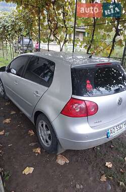 Хэтчбек Volkswagen Golf 2006 в Перечине