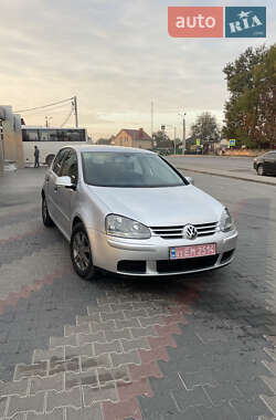 Хетчбек Volkswagen Golf 2005 в Вінниці