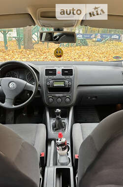 Хетчбек Volkswagen Golf 2009 в Шостці